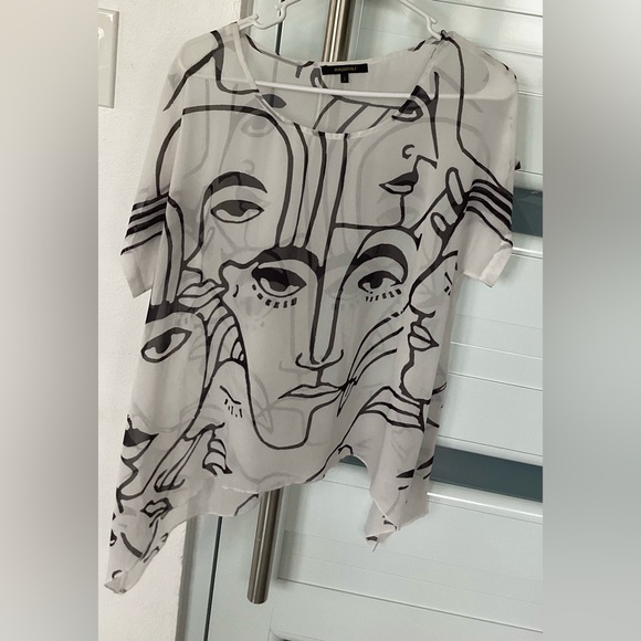 Asymmetrical Blouse Size S (oversized) - Color: Black & White - Picture 3 of 3